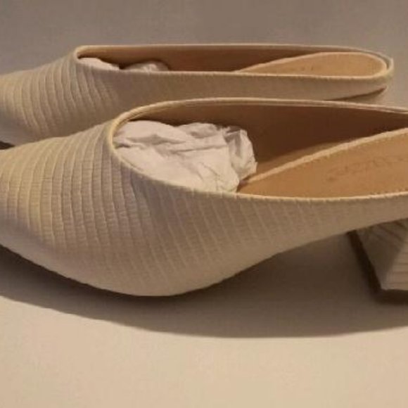 Shoes - Picture 2 of 4